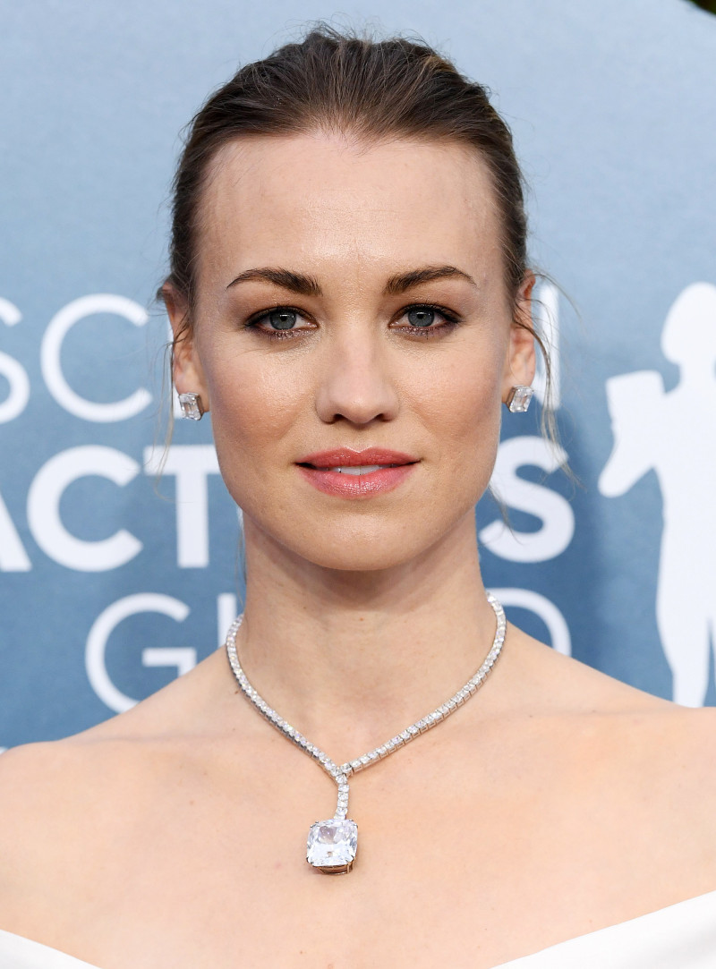 SAG-Awards-2020-Best-Bling-Yvonne-Slide